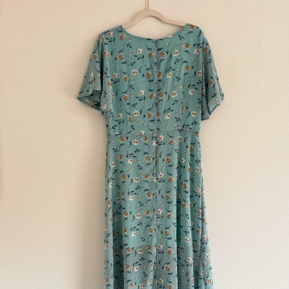 V-Neck Floral Flowy Dress in Light Blue - Picture 5 of 7